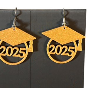 Aros “2025 Graduate” con Birrete + Ganchos de Plata fina – Accesorio 3D para Celebrar